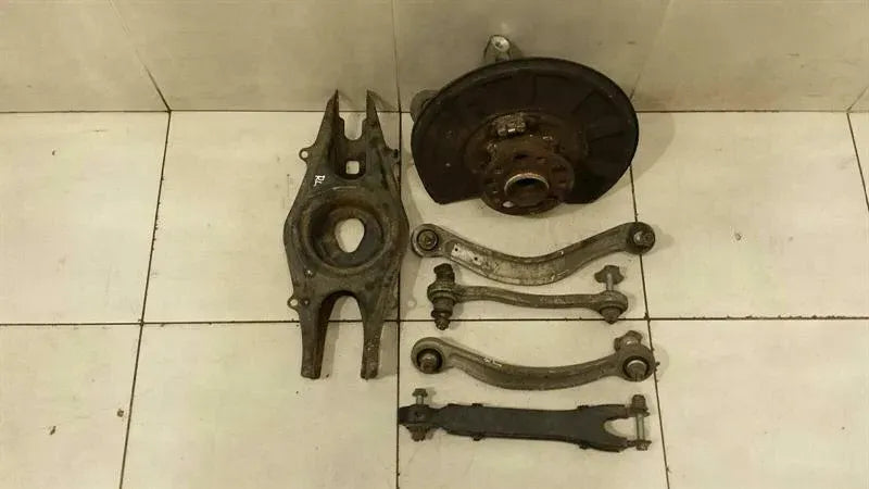 Mercedes E W212 Left Rear Hub Set A2123502108 Wheel Bearing Housing Rear Left AMG