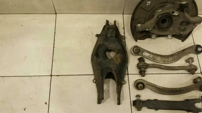 Mercedes E W212 Left Rear Hub Set A2123502108 Wheel Bearing Housing Rear Left AMG