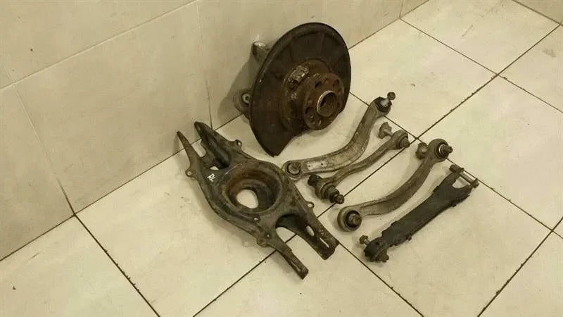 Mercedes E W212 Left Rear Hub Set A2123502108 Wheel Bearing Housing Rear Left AMG