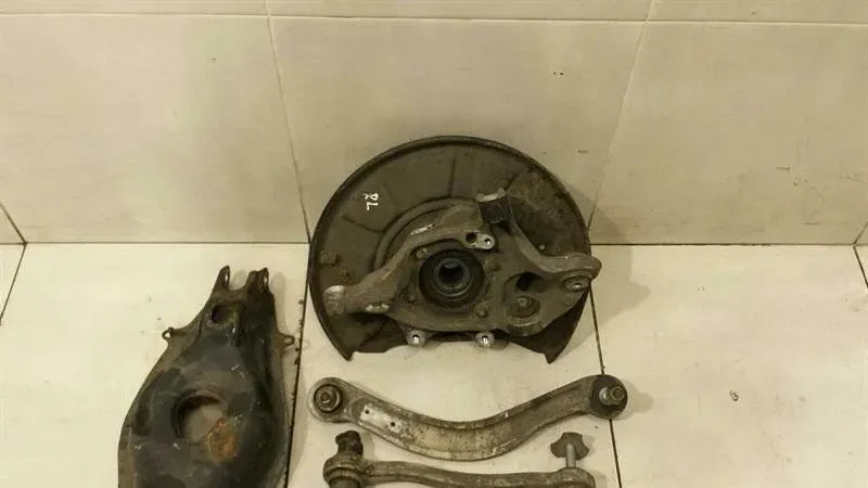 Mercedes E W212 Left Rear Hub Set A2123502108 Wheel Bearing Housing Rear Left AMG