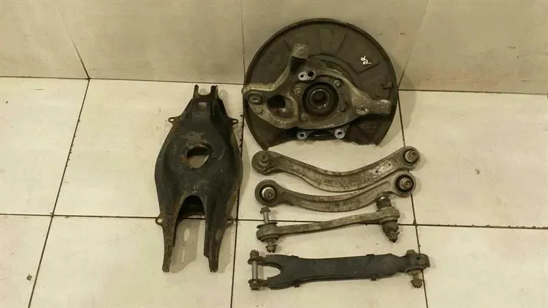 Mercedes W212 right rear set A2123502208 wheel bearing housing rear right set AMG