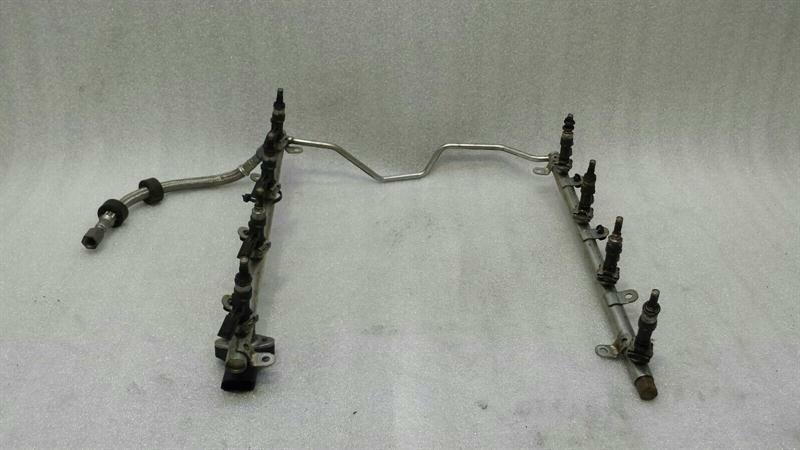 Mercedes CLS W219 Fuel Rail A1560701795 Injection Strip Pipe Distributor M156 V8