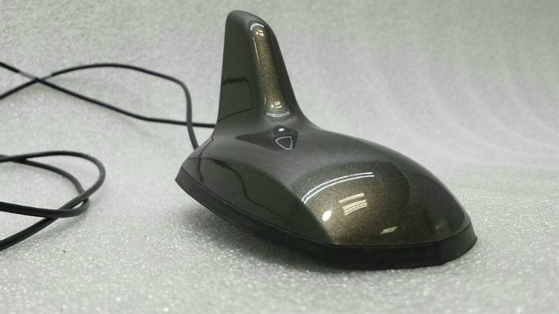 Mercedes E Class W212 Roof Antenna A2048206675 Antenna