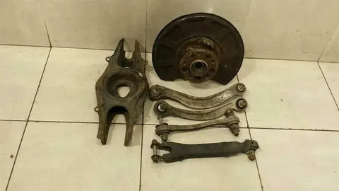 Mercedes W212 right rear set A2123502208 wheel bearing housing rear right set AMG