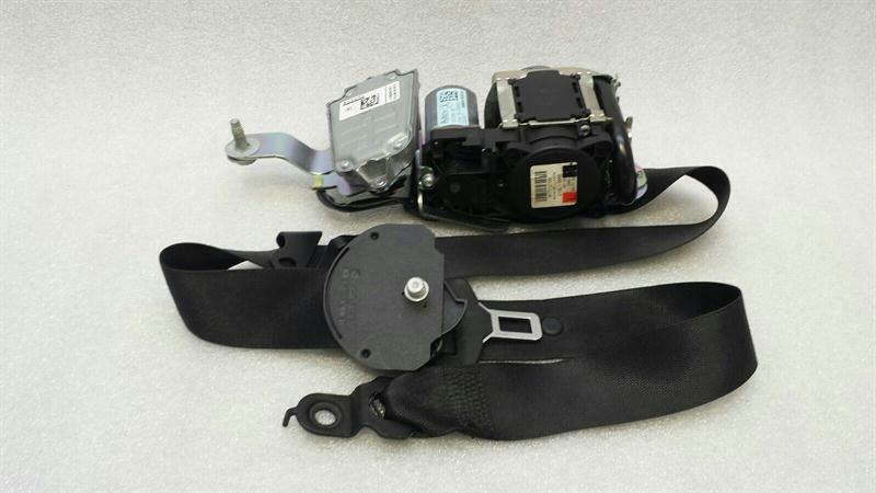 Mercedes E W212 left front seatbelt A2128606585 seat belt front left