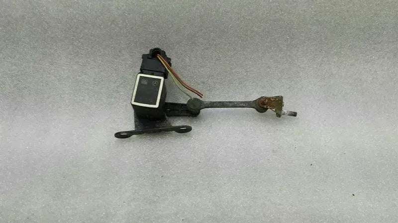 Mercedes SL63 AMG R230 Xenon Level Sensor A0025428818 Level Sensor