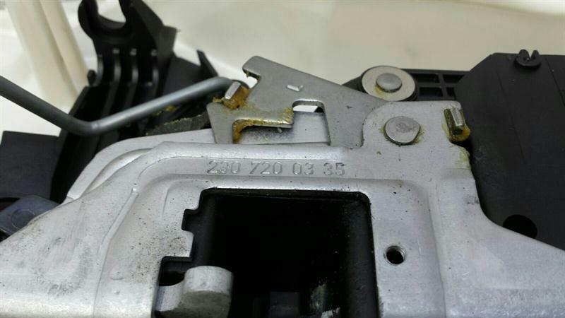Mercedes SL R230 left door lock A2307200335 door lock left.