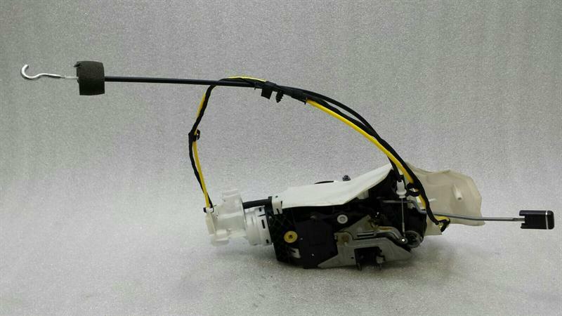 Mercedes SL 63 AMG R230 right door lock A2307200235 door lock right