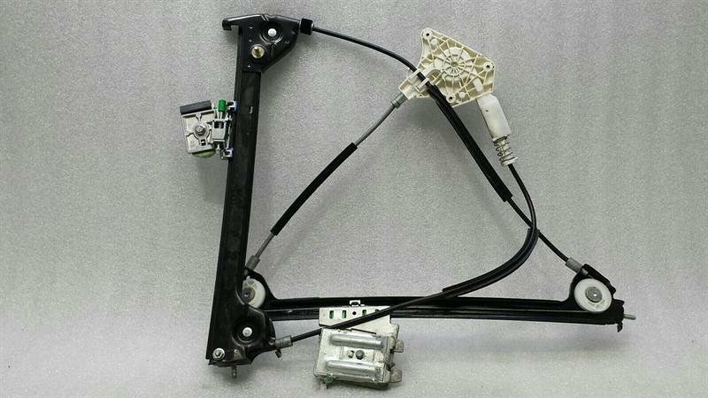 Mercedes SL63 AMG R230 Right Door Winder A2307200446 Window Regulator Right