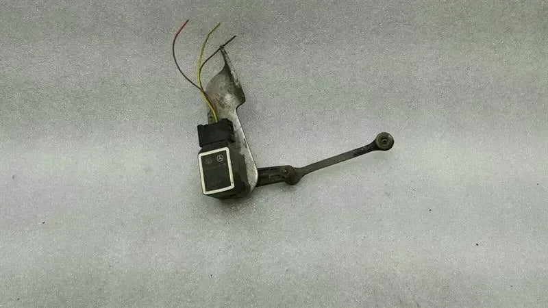 Mercedes SL63 AMG R230 Suspension Level Sensor A0025428818 Level Sensor.