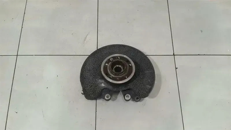 Mercedes GLE W166 Right Rear Hub A1663500208 Wheel Bearing Housing Rear Right