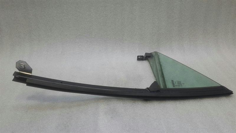Mercedes CLS W219 left rear 1/4 glass A2197300955 door window 1/4 rear left HL