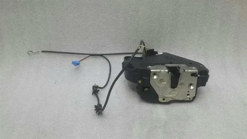 Mercedes CLS W219 rear right door lock A2197300235 door lock rear right HR