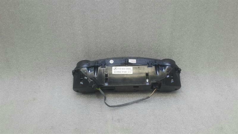 Mercedes CLS W219 Auto Climate Control A2198300685 Climate Control Panel A/C
