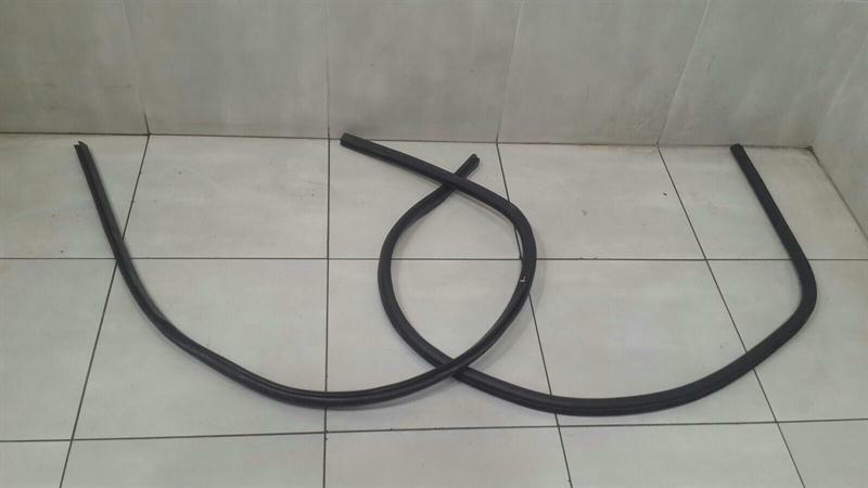 Bentley Continental GT W12 Door Seal Set 3W8867337C Door Seals Set