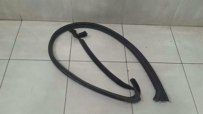 Bentley Continental GT W12 Right Door Seal 3W8867368M Door Seals Right
