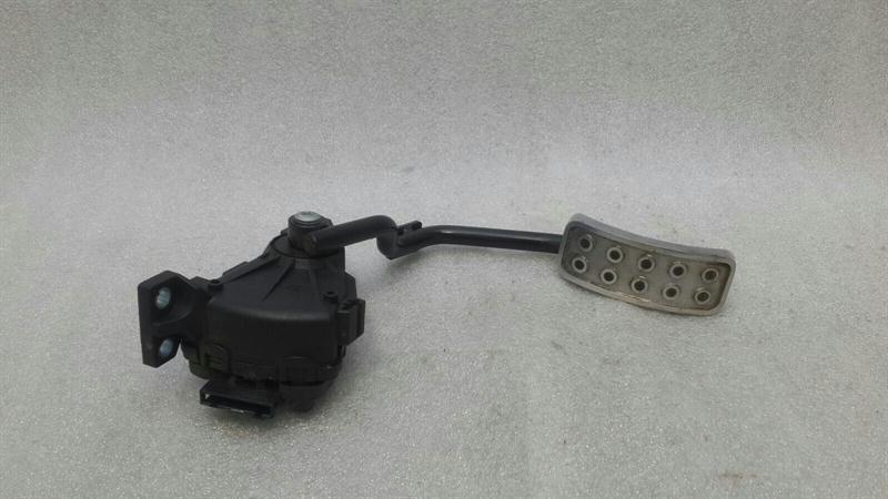 Bentley Continental GT W12 RHD gas pedal (electrical) 3W2721503A right hand drive