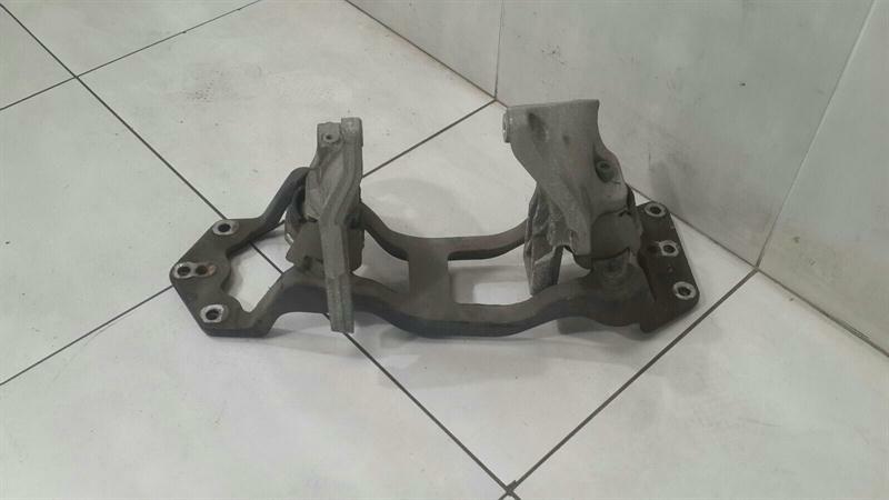 Bentley Continental GT Gearbox Mount 3W0399263C Gearbox Mount