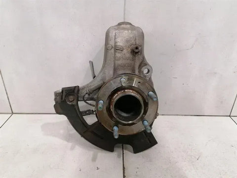 Chevrolet Corvette C7 Left Front Hub 84506878 Wheel Bearing Housing Front Left