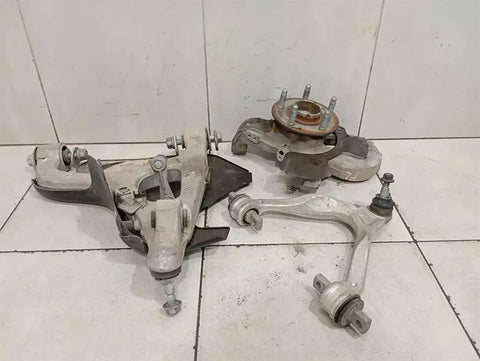 Chevrolet Corvette C8 Left Front Hub 84612177 Wheel Bearing Housing Front Left