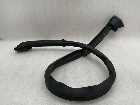 Chevrolet Corvette C7 84006190 Convertible Top Box Top Flap Weatherstrip