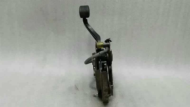 DODGE CHALLENGER SRT Park brake pedal 04779596AE parking brake pedal