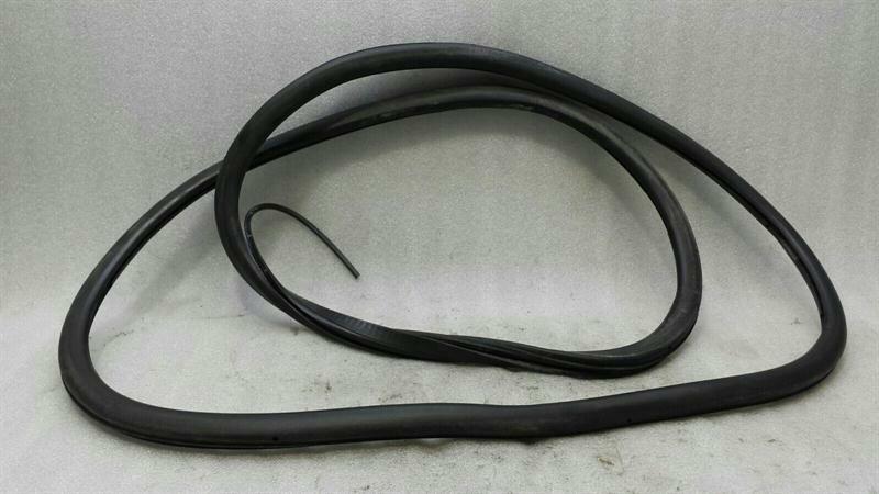BENTLEY CONTINENTAL FLYING TRACK FRH Door Seal 3W5867366B Front Door Seals RE