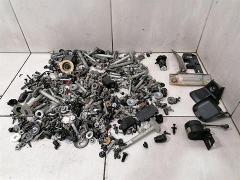 CHEVROLET CORVETTE C6 SCREWS SCREWS BOLTS FROM ONE CAR SET KIT BOLTS