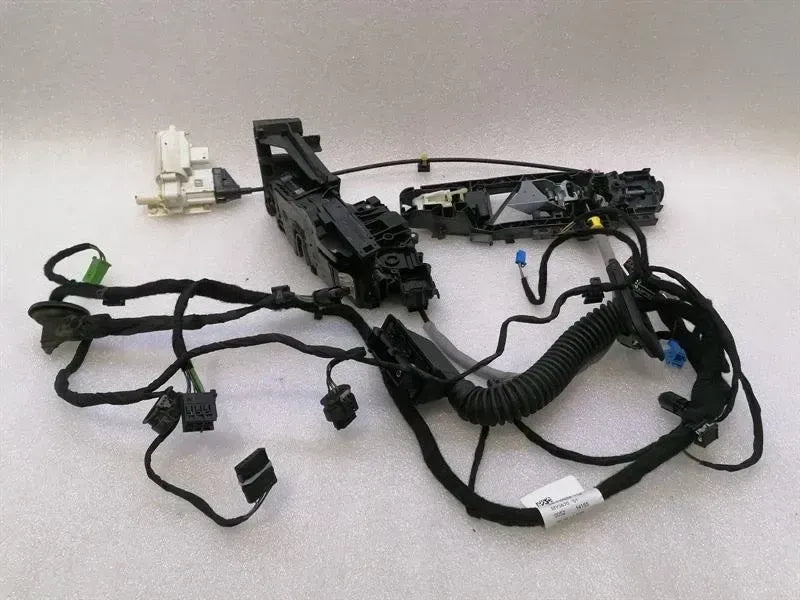 Mercedes S-Class W222 Door Lock A0997207000 FR VR LHD Door Lock