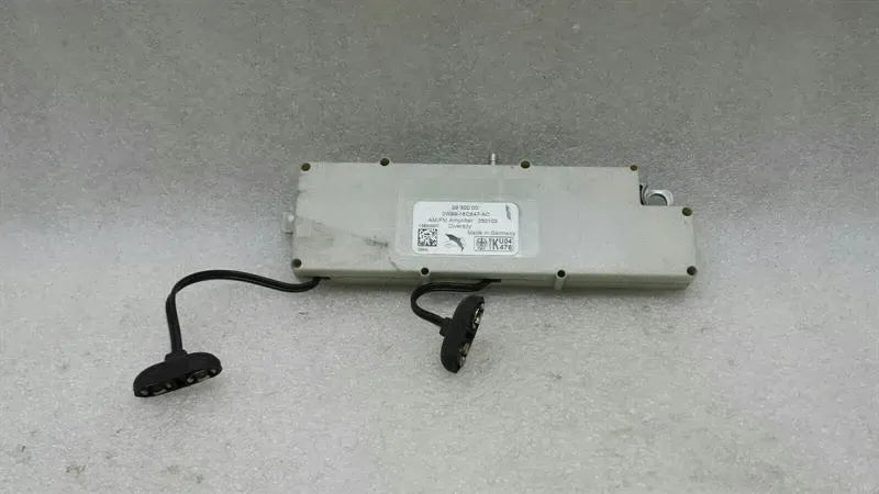 JAGUAR XJ8 X350 Amplifier Antenna 2W93-18C847-AC Antenna Amplifier