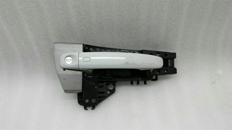 Audi A1 8X RHD front right door handle 8T2837886B right hand drive