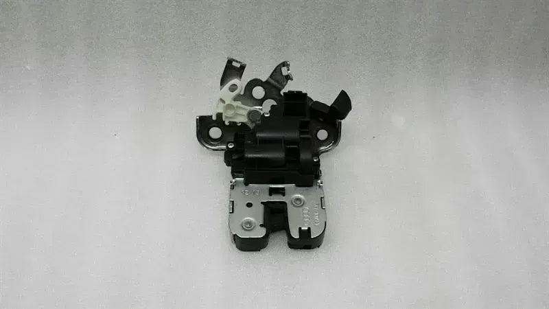 Audi A1 8X boot lock 8R0827505 tailgate lock