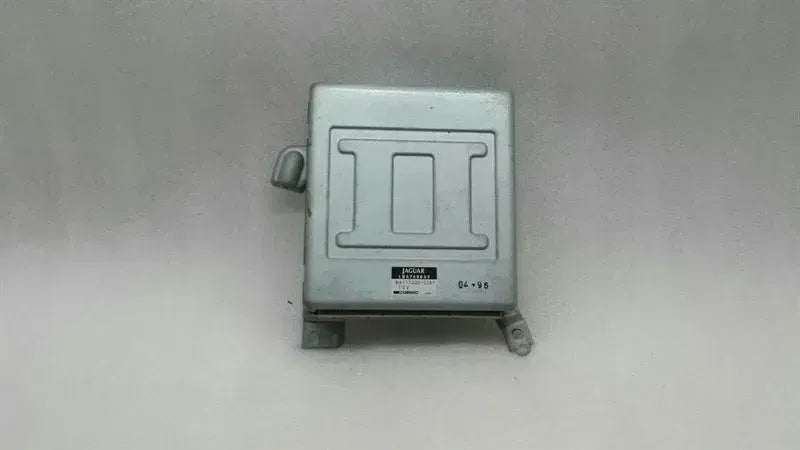 Jaguar XJ X300 AC Control Module LNA7600AF Air Conditioning Control Unit