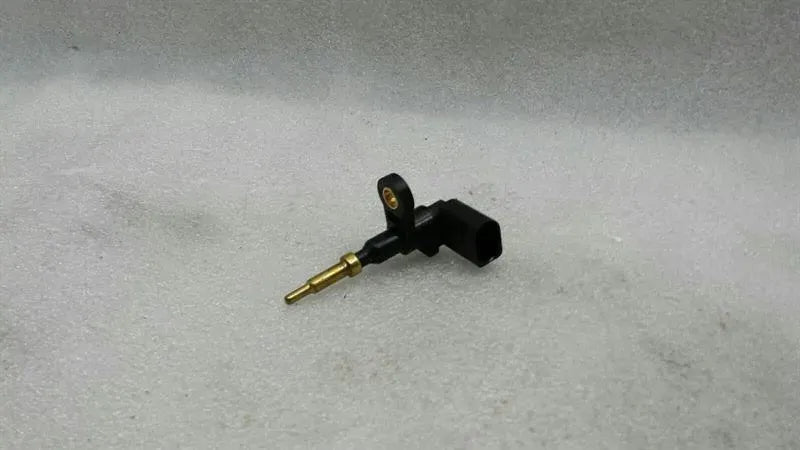 Audi A3 8P temperature sensor 04E919501B temperature sensor