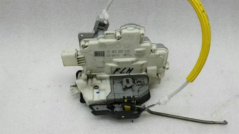 Audi A3 8P RHD front left door lock 4F2837015 right hand drive