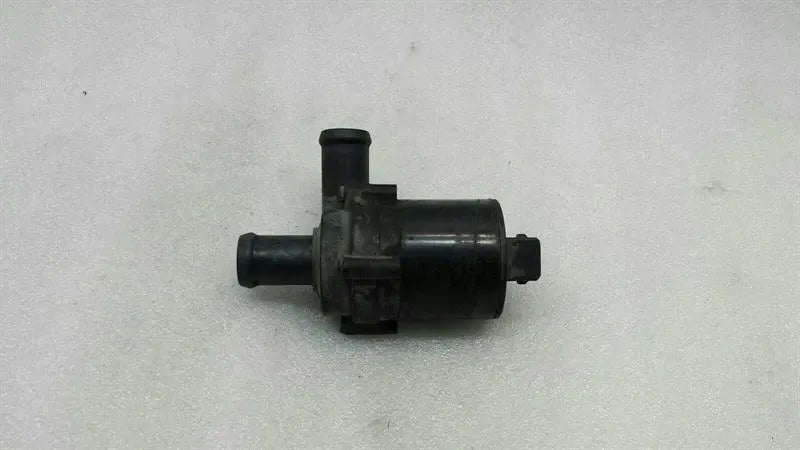 BMW 5 Series E61 E60 E63 E64 Additional Cooling Pump 6930550 Coolant Pump