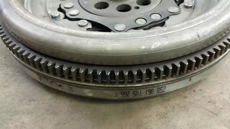 Audi TT 2.0 TFSI CES Double Mass Flywheel + Clutch 06J105266T flywheel 45000KM