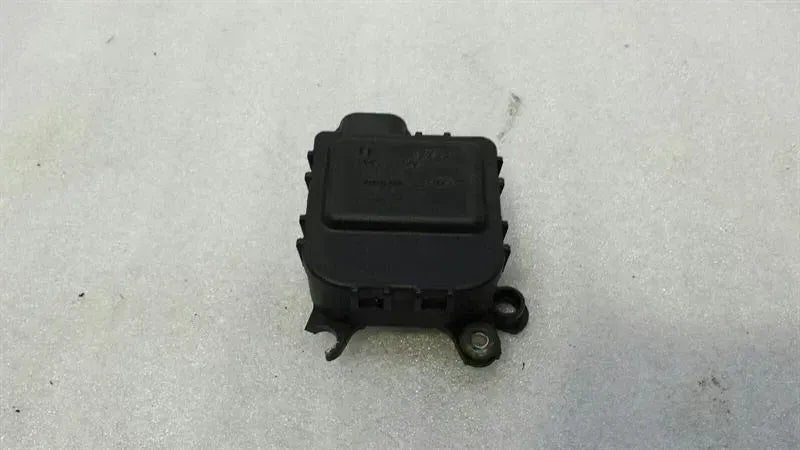Porsche 911 Carrera Vent Flap Engine 8D2820511C Servo Motor