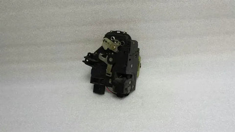 Audi S6 C5 RHD Front Right Door Lock 4B2837016A Right Handlebar