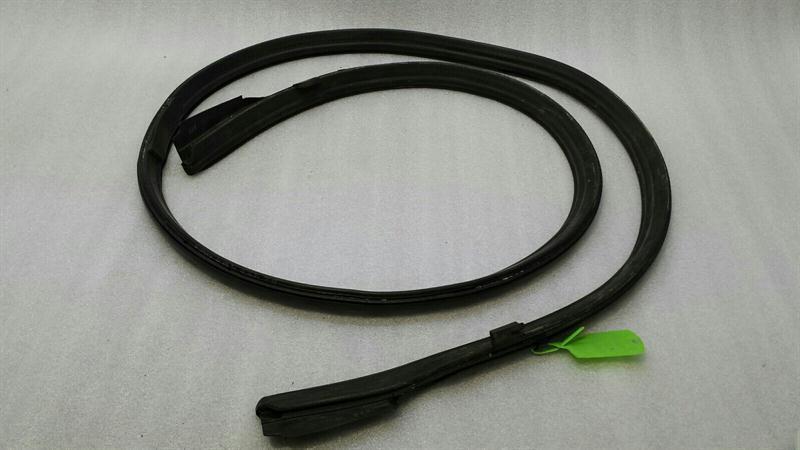 Porsche 911 996 Carrera soft top seal 99651421102 convertible gasket