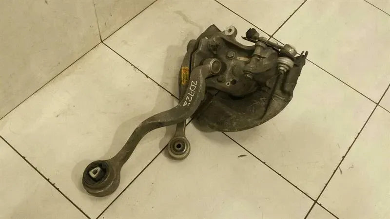 BMW 5 Series E60 M5 E61 Left Front Hub 2283877 Wheel Bearing Housing Front Left