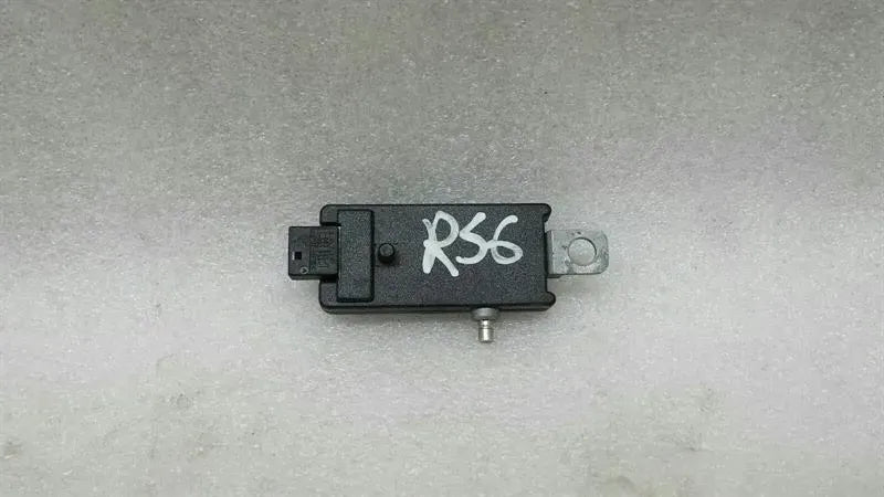 Audi S6 C5 Amplifier Antenna 4B5035225C Antenna Amplifier