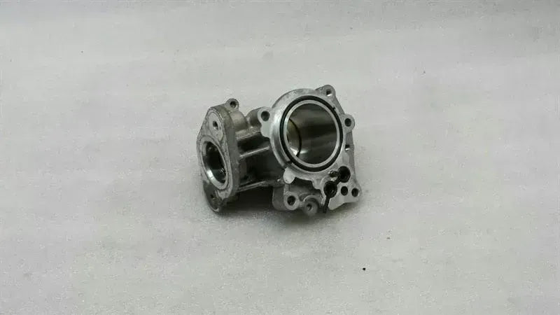 Mercedes E Class W207 Oil Pump Housing A2760700430 Oil Pump Housing M276 V6
