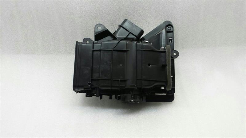 PORSCHE Panamera 970 Luftverteiler links 97057221100 Left Air Duct Tube Heater