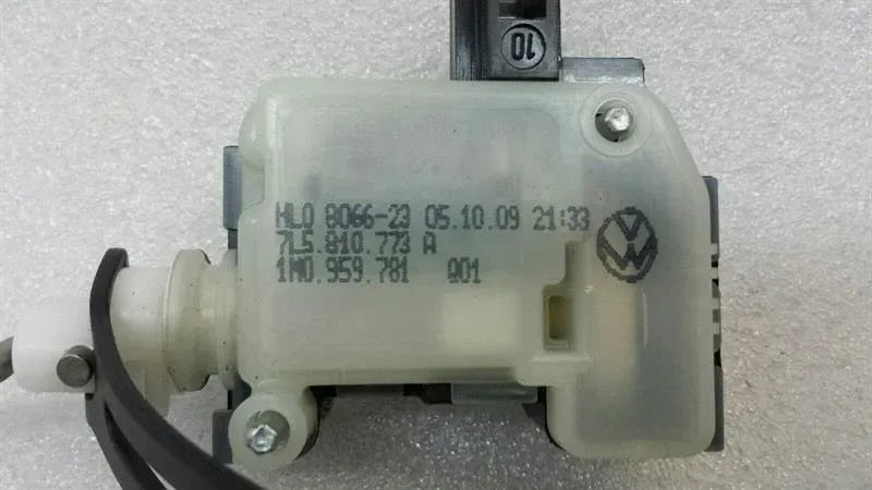 Porsche Panamera 970 actuator fuel cap 7L5810773A fuel cap actuator