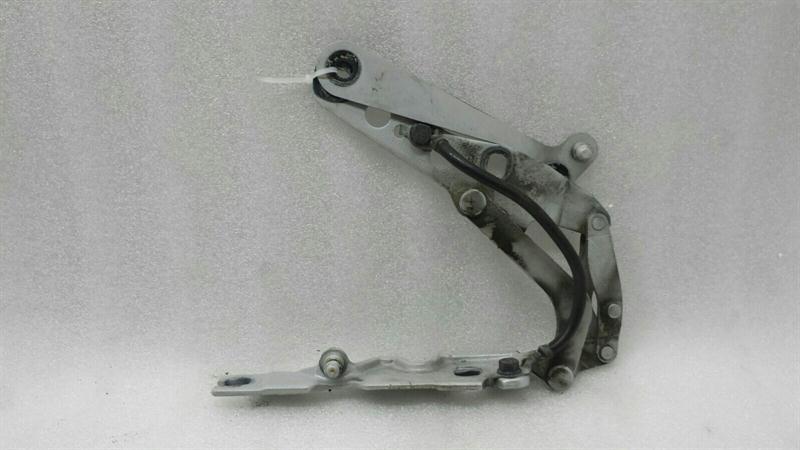 BMW 3 Series E46 Bonnet Hinge LHS 41618200123 Hood Hinge Left