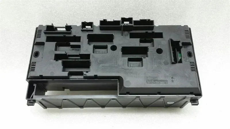 BMW 5 Series F07 GT F10 F12 F06 fuse box 9210861 fuse box