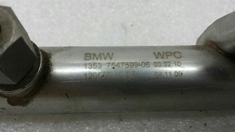 BMW 5 Series F07 GT Fuel Injection Moulding Pipe Distributor Left 7547599 Left Fuel Rail