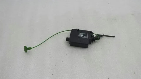 BMW 7 series E65 fuel cap actuator 67118381522 fuel flap actuator