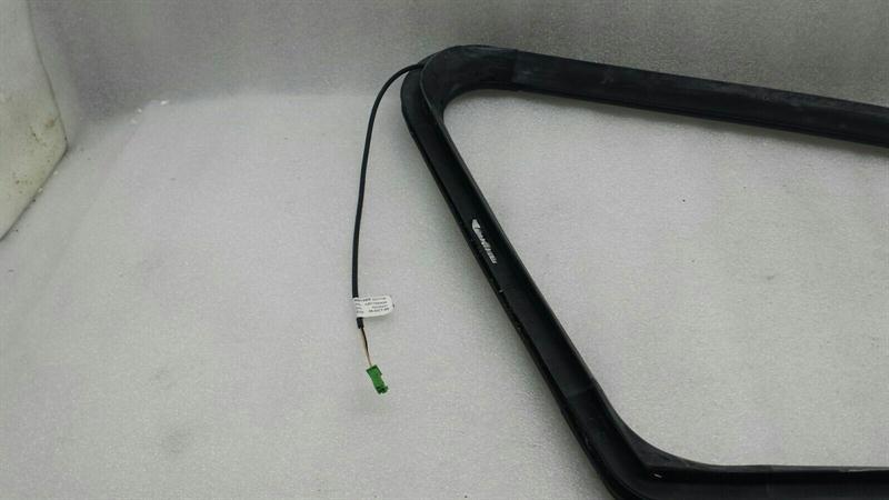 Mercedes R Class W251 Right Rear Window Seal A2516702439 Side Window Right
